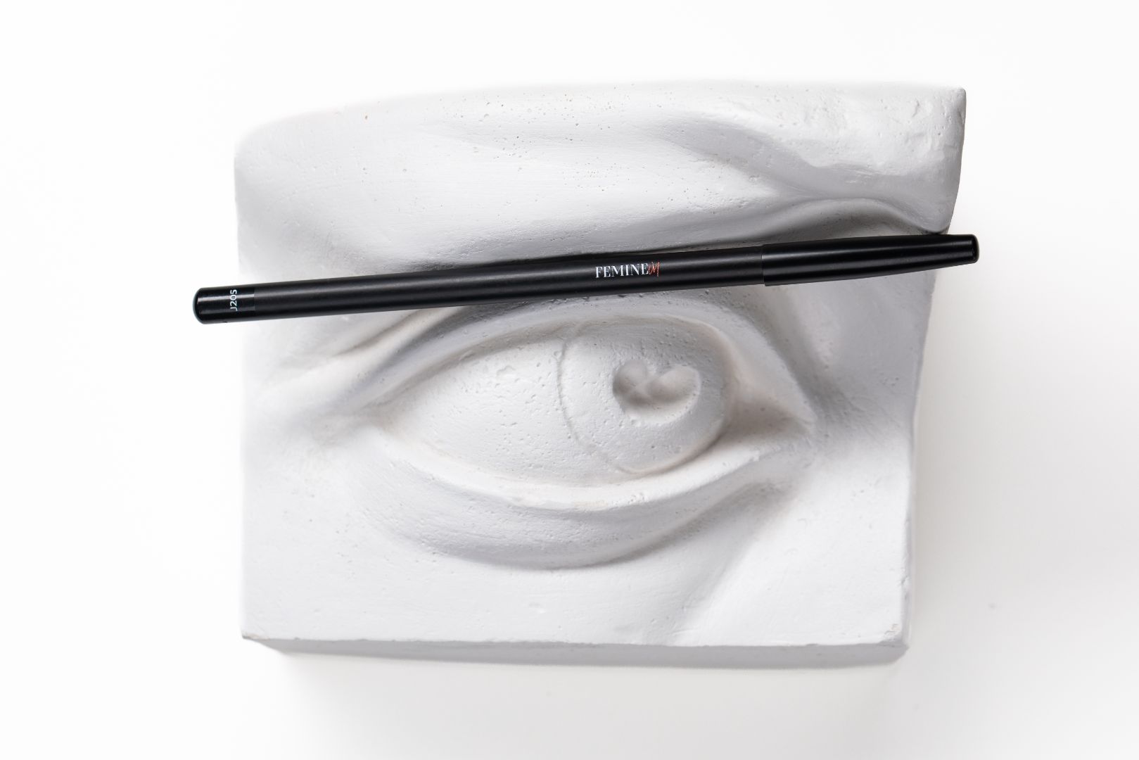 EYES